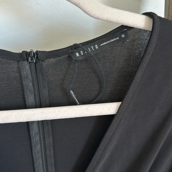 Mohito Detailed Black V-neck Wide Leg Jumpsuit Dressy Classy / Size Small - Picture 7 of 11